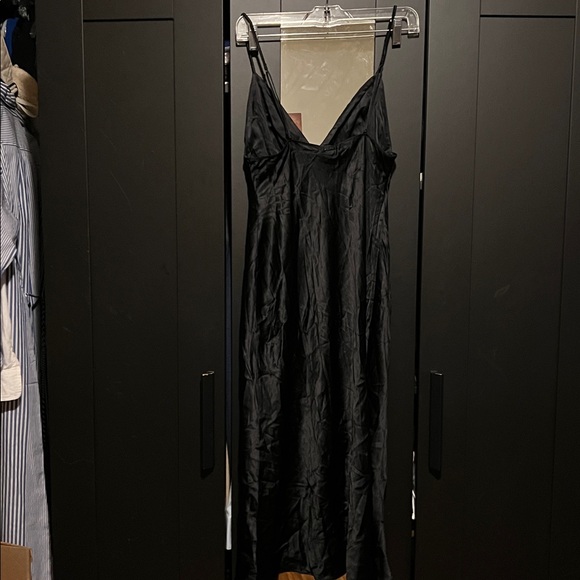 SKIMS silk midi dress - Picture 2 of 3